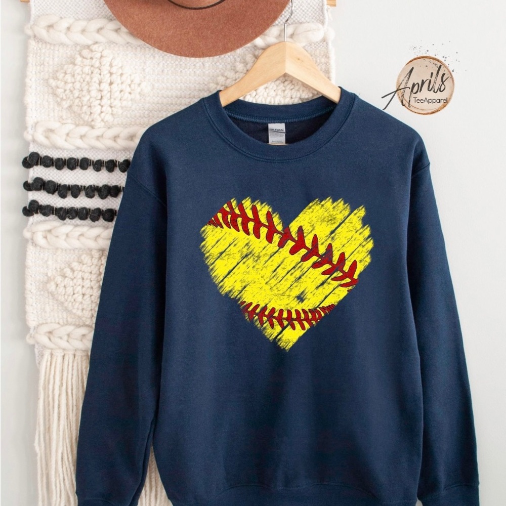 🥎 Softball distressed heart HOODIE